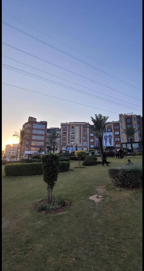 Comfortable Rental Apartments In Bahria Town Равалпінді Екстер'єр фото