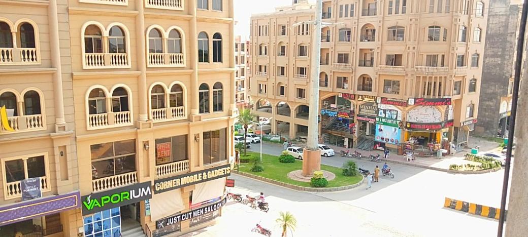 Comfortable Rental Apartments In Bahria Town Равалпінді Екстер'єр фото