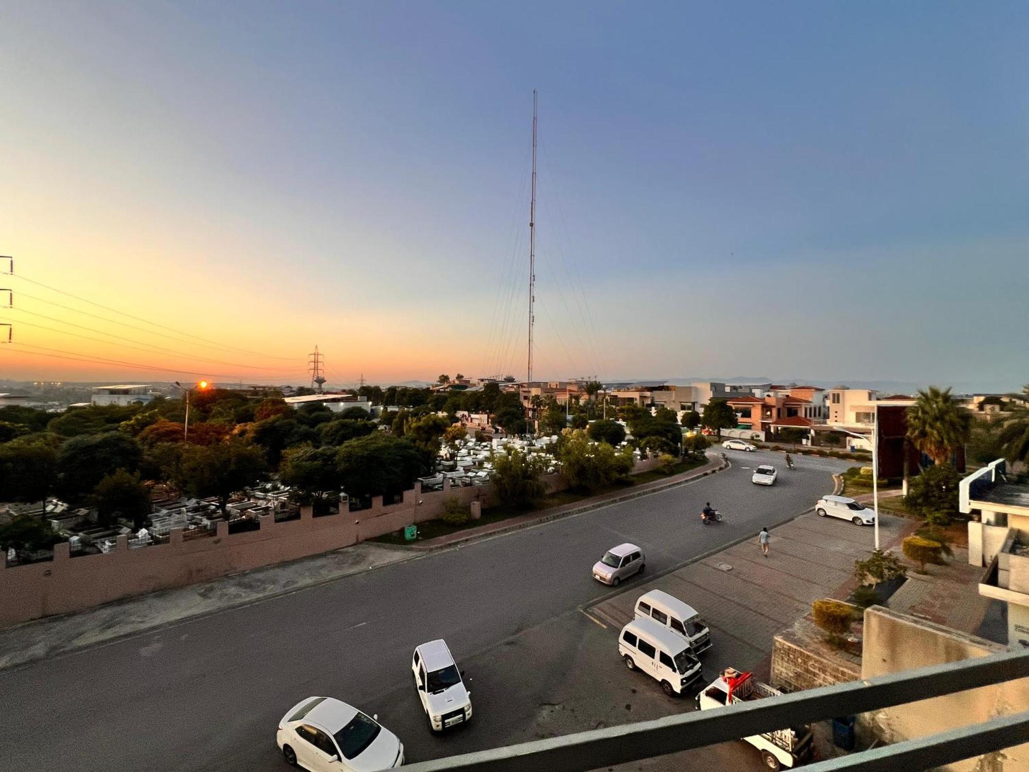 Comfortable Rental Apartments In Bahria Town Равалпінді Екстер'єр фото