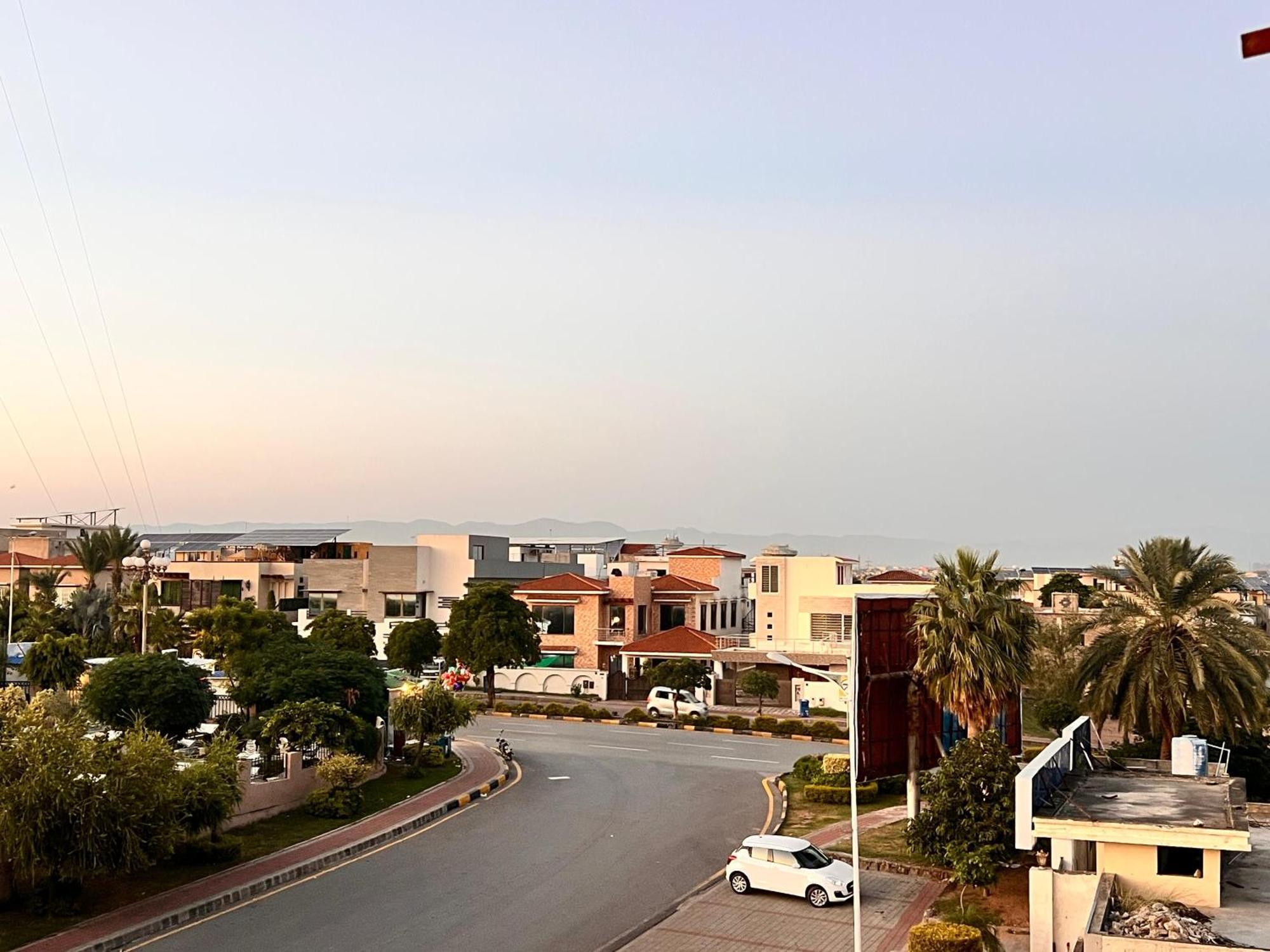 Comfortable Rental Apartments In Bahria Town Равалпінді Екстер'єр фото