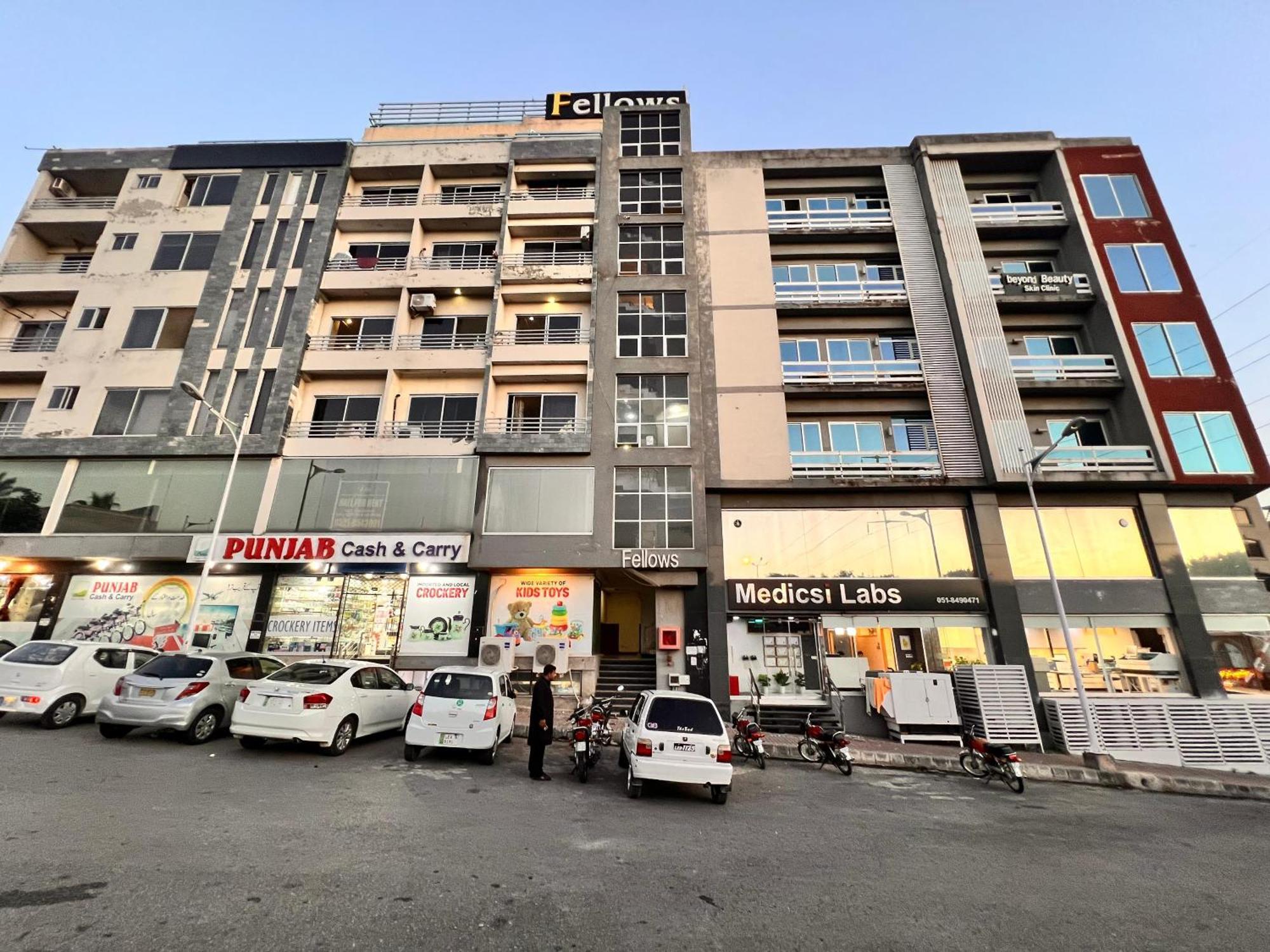Comfortable Rental Apartments In Bahria Town Равалпінді Екстер'єр фото