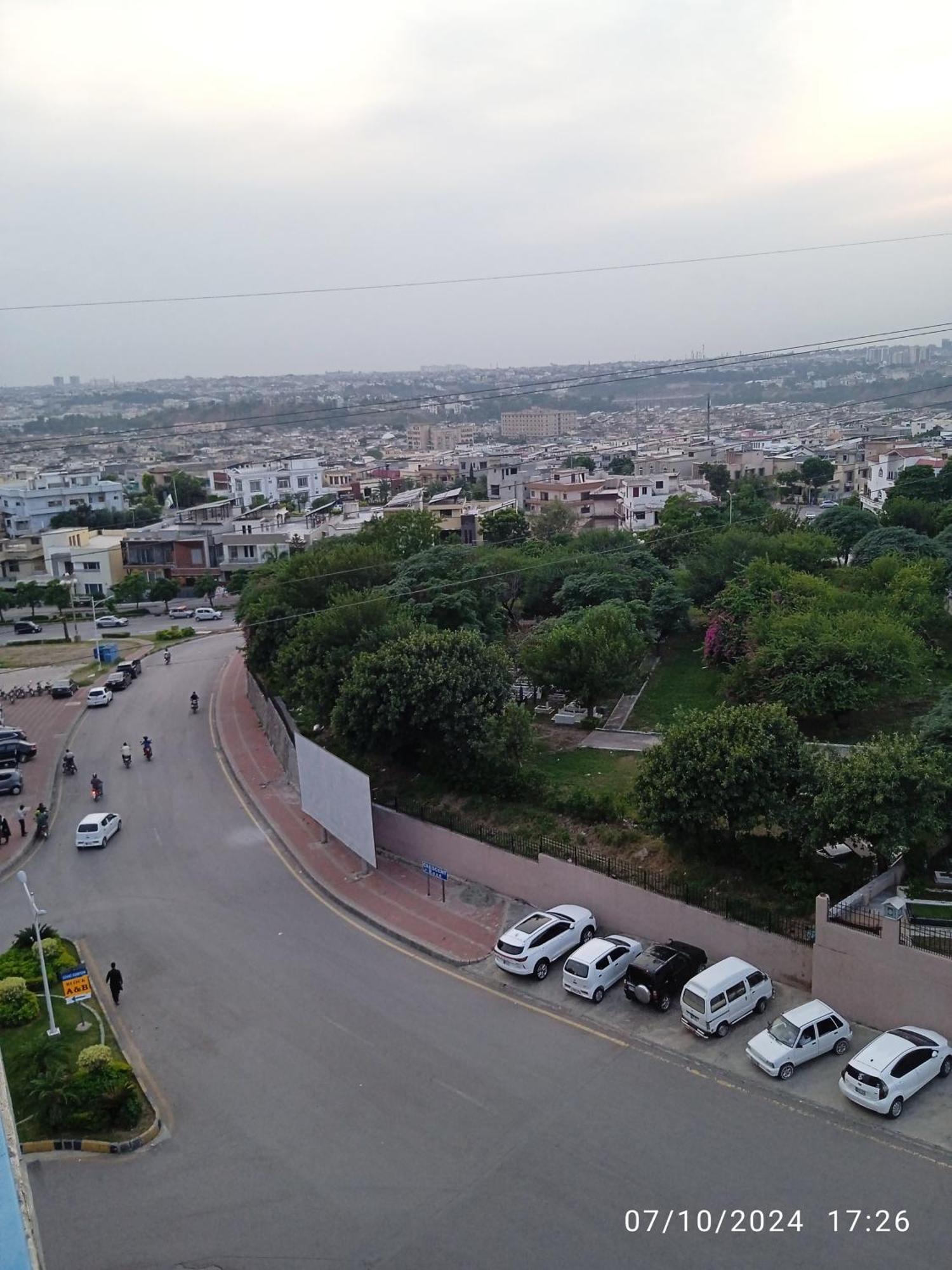 Comfortable Rental Apartments In Bahria Town Равалпінді Екстер'єр фото